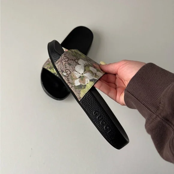 Gucci Bloom Slides - Picture 2 of 5